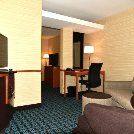 Fairfield Inn & Suites Hartford Airport