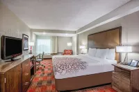La Quinta Inn & Suites by Wyndham DC Metro Capital Beltway Hotels near Edible Arrangements