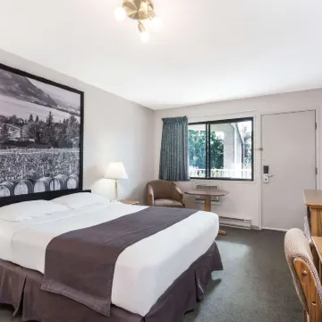 Super 8 by Wyndham Kelowna BC Hotels near The University of British Columbia - Okanagan Campus