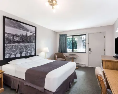 Super 8 by Wyndham Kelowna BC Hotels in Kelowna