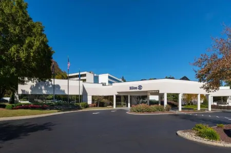 Hilton Durham Near Duke University Отели рядом с достопримечательностью «Парк Мейо»