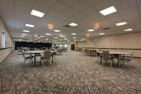 Country Inn & Suites by Radisson, Pierre, SD - С парковкой