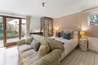 The Rosevine Hotels in Truro