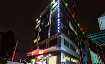 Royal Star Hotel - Housity