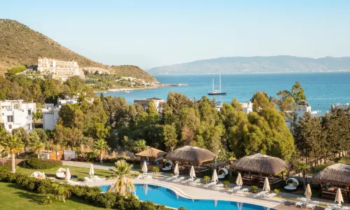 Bellazure Hotel