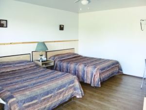 Moosomin Motel