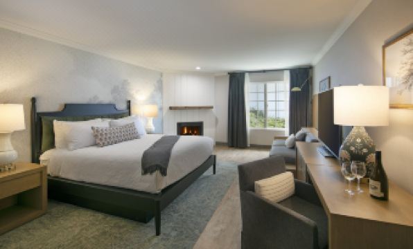 Fireside Inn on Moonstone Beach