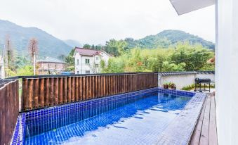 Huzhou Deqing Yixi Chinese Inn