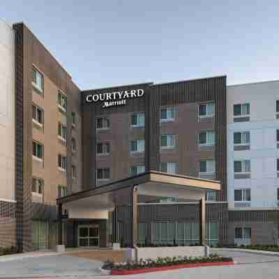 Courtyard Houston Sugar Land/Lake Pointe Hotel Exterior