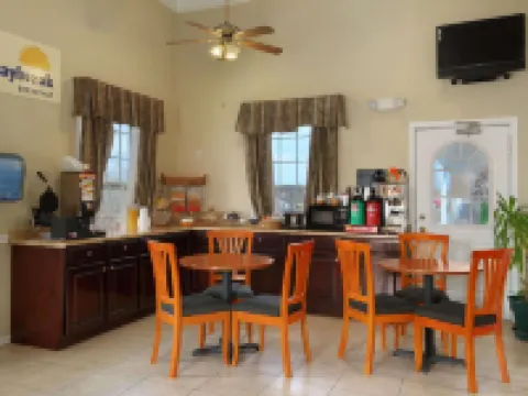 Days Inn by Wyndham KU Lawrence Hotels in Lawrence