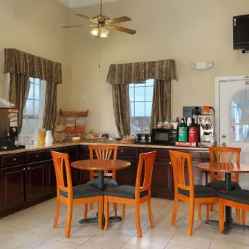 Days Inn by Wyndham KU Lawrence