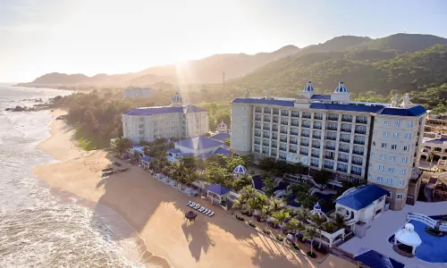 Lan Rừng Beach Resort