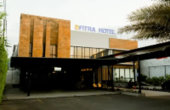 Fitra Hotel Majalengka - parcheggio