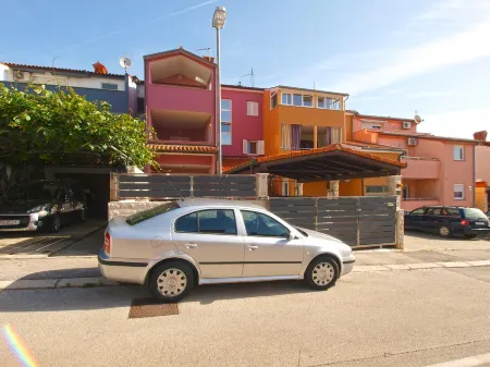 Apartments Oriana 898 Отели рядом с достопримечательностью «Амфитеатр в Пуле»