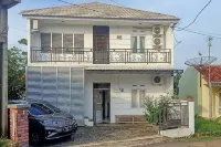 Marina Guest House Syariah Mitra RedDoorz Hotel dekat Gunung Windu - Desa Cipicung Kecamatan Maja Kabupaten Majalengka