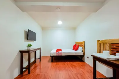 Cote d' Azure Hoteles en Las Pinas City