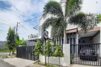 RedDoorz Syariah at Jalan Andalas Padang Hotel di Padang