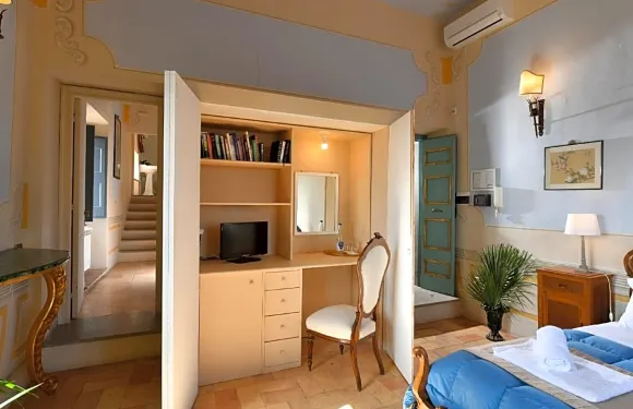 考斯塔古提城堡酒店