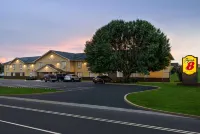 Super 8 by Wyndham Maysville KY Hotel a Maysville