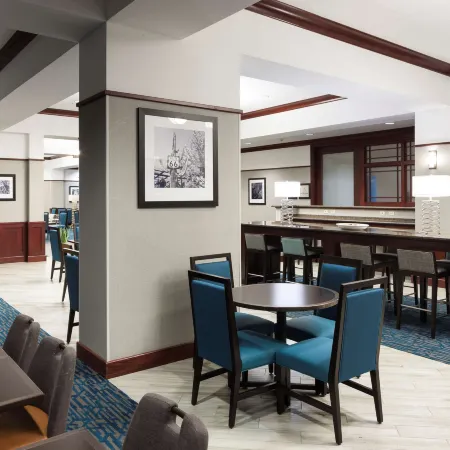 Hampton Inn & Suites Oklahoma City-Bricktown Отели рядом с достопримечательностью «Бриктаун»