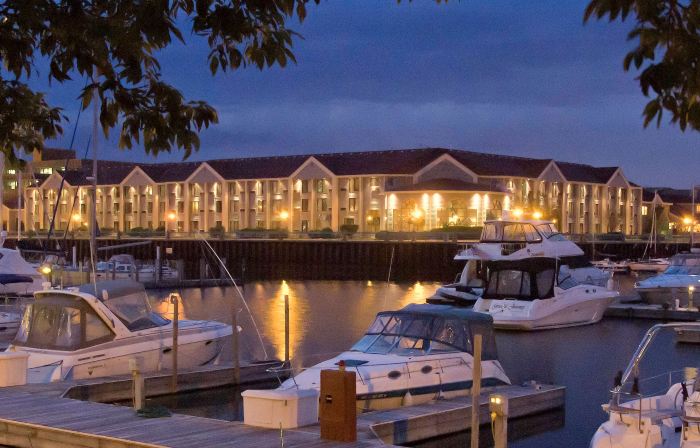 DoubleTree by Hilton Racine Harbourwalk
