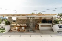 Cyano Hotel