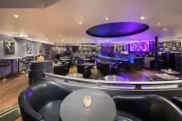 Radisson Blu Hotel and Resort Abu Dhabi Corniche - Quầy bar