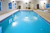 Holiday Inn Express & Suites MUSKOGEE by IHG - Swimmingpools