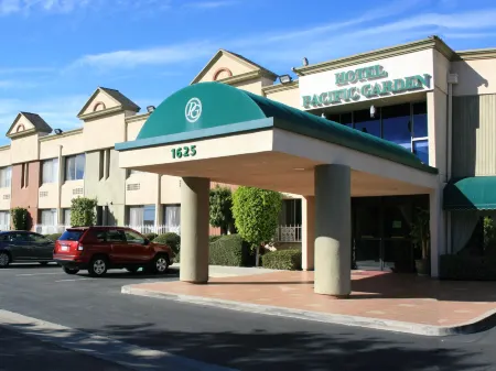 Hotel Pacific Garden