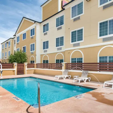 Comfort Suites