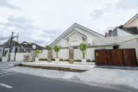 Siji Gempol Vacation Home Hôtels à : Condongcatur