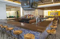 Warwick Paradise Island Bahamas - All Inclusive - Adults Only - Bars