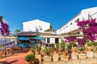 Apartamentos Las Pérgolas Hotels in Fornells