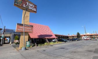 Tiki Lodge Motel