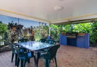 North Cove Waterfront Suites فنادق في كيرنز نورث