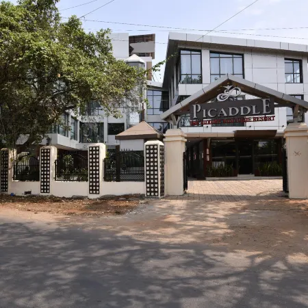 Picaddle the Luxury Boutique Resort Mahabaleshwar Отели в г. Авакали