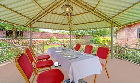 Treebo Vhyomaan Resort Отели в г. Дхангарвади