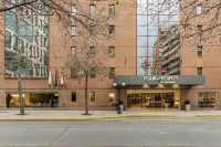 Four Points by Sheraton Santiago Hotels near Sky Costanera