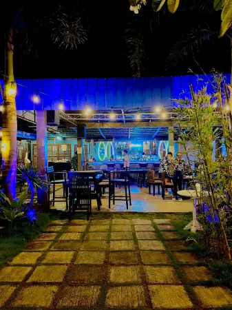 The Beachhouse and Bar Отели в г. Роксас Сити