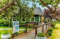 Deer Harbor Cottages