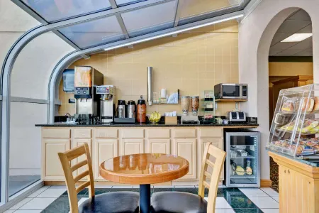 Super 8 by Wyndham McDonough GA