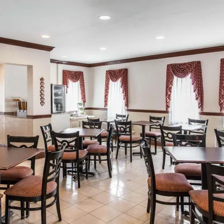 Quality Inn & Suites Quakertown-Allentown