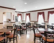 Quality Inn & Suites Quakertown-Allentown - petit déjeuner