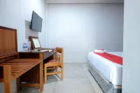RedDoorz @ Cempaka Putih Jambi Hotels in Pakuan Baru