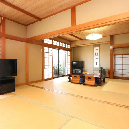 Yadokari a Hot-Spring Inn Featuring Local Seafood Cuisine
