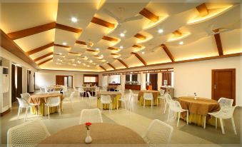 Kgees - Hill Town Hotel - Housity