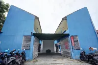 OYO Life 90523 Homestay Jenggolo Hotel di Kecamatan Buduran