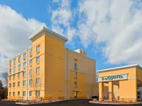 La Quinta Inn & Suites by Wyndham Danbury - Pet friendly