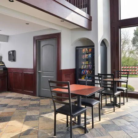 Americas Best Value Inn Medical Center Downtown Отели рядом с достопримечательностью «Менил Коллекшен»