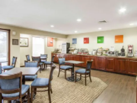 Comfort Inn Poplar Bluff North Hotels in Poplar Bluff